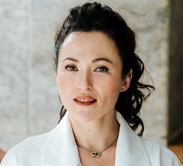 Regina Nuzbrokh portrait
